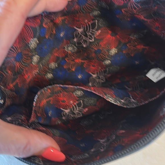 Lodis CHARLOTTE Black genuine pebble leather Crossbody Bag zipper closure - Picture 10 of 14